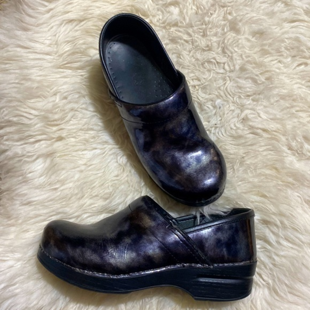 Dansko‎ Marble Patent Leather Clogs Size 38 (7.5-8)